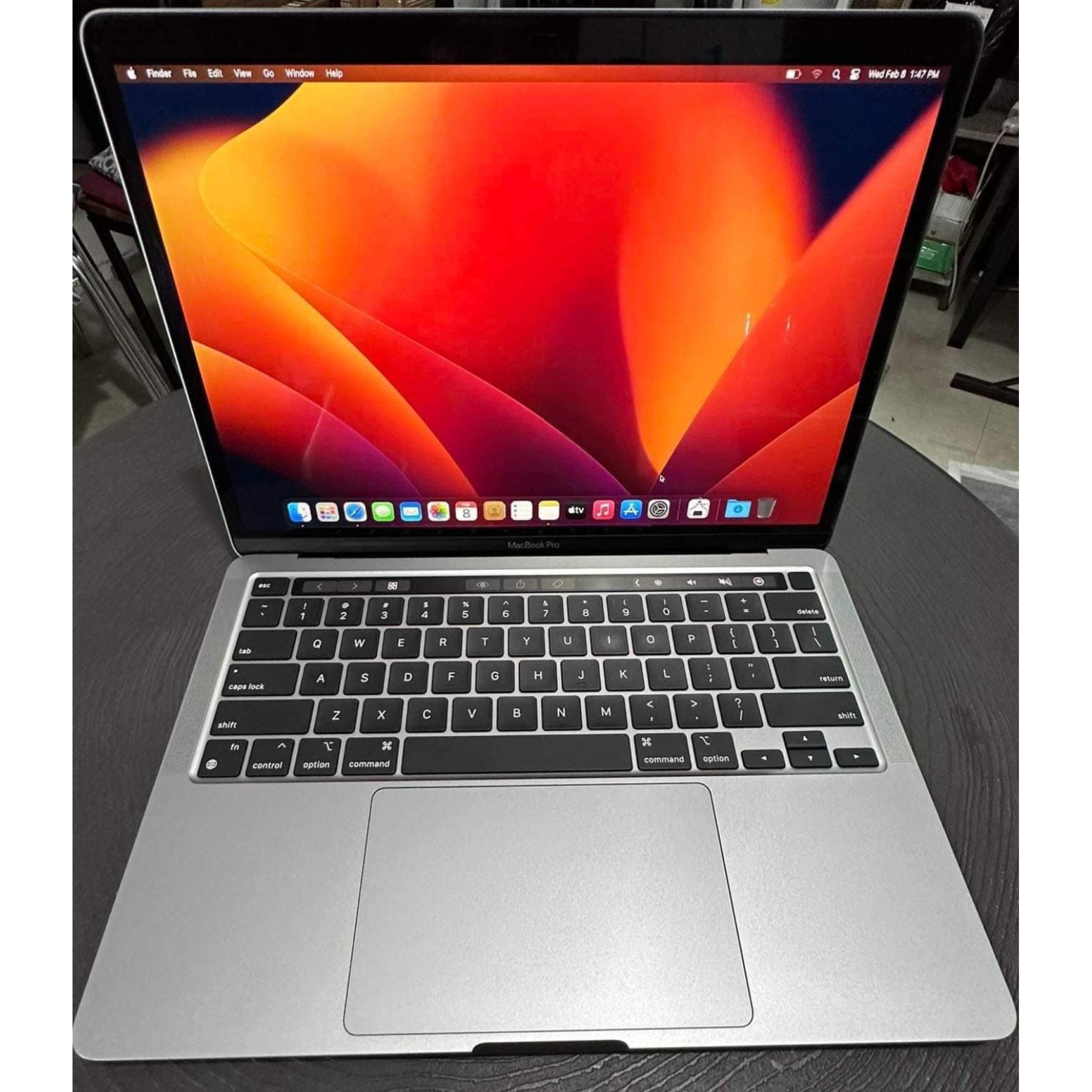 MacBook Pro (2022) 13.3-inch - Apple M2 8-core and 10-core GPU - 8GB RAM -  SSD 256GB